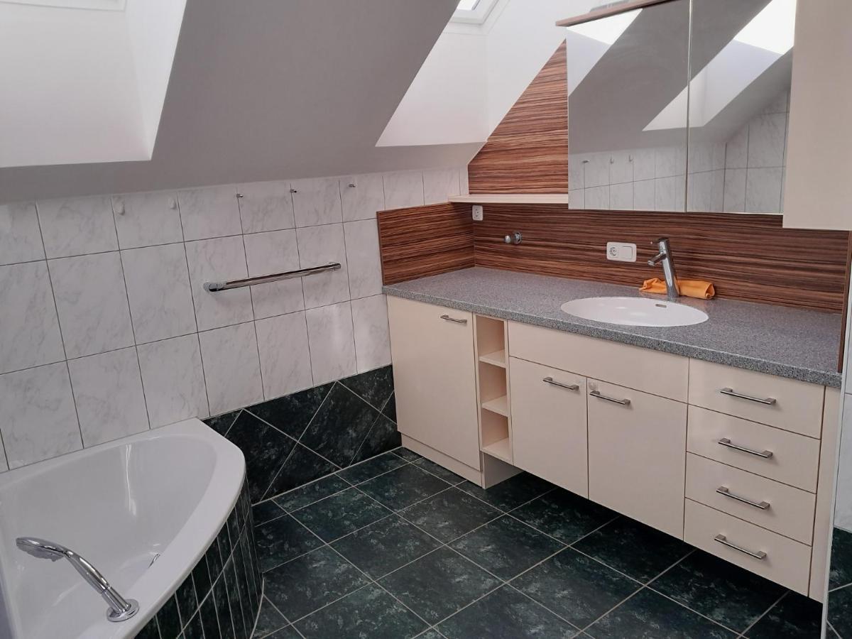 Asbacher Klosterkeller Stratzing Luaran gambar